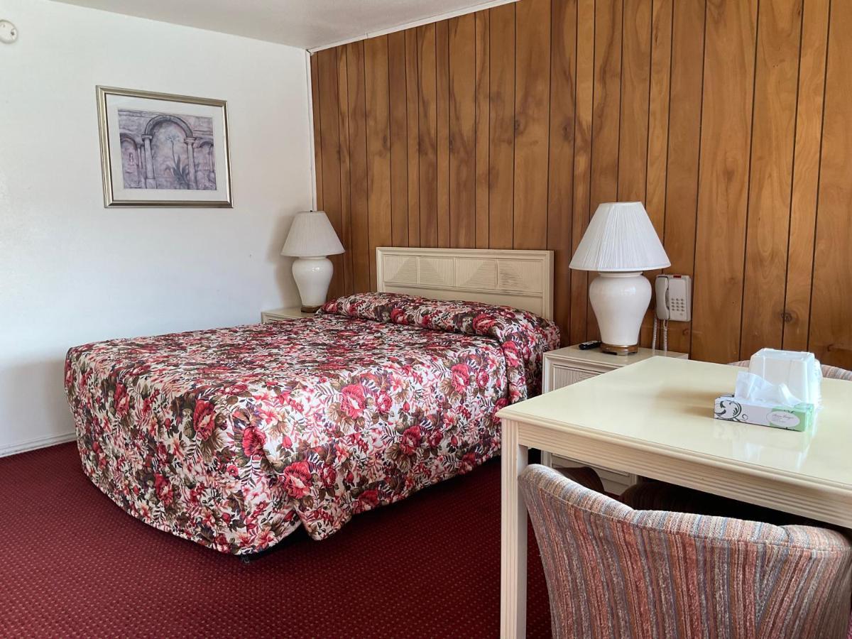 Front Street Inn Кресент-Сити Экстерьер фото