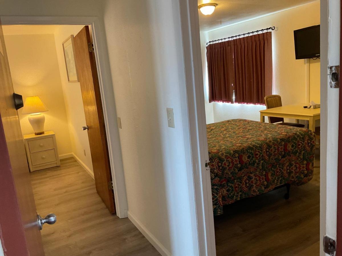 Front Street Inn Кресент-Сити Экстерьер фото